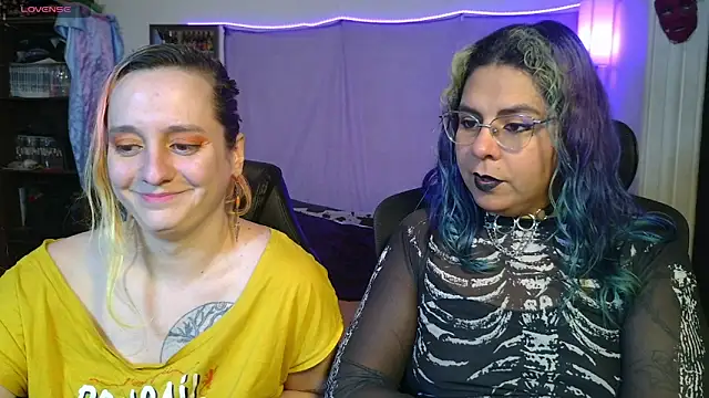 Snapshot of Evelan420 chatting on 04/20/26, 07:26 Evelan420 online show from 04/20/26, 07:26