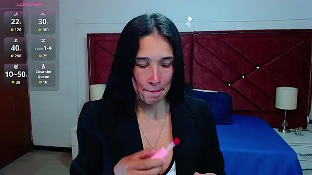 Snapshot of victoria_adams07 chatting on 01/10/26, 01:46 victoria adams07 online show from 01/10/26, 01:46