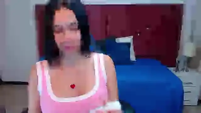 Snapshot of victoria_adams07 chatting on 03/25/26, 08:37 victoria adams07 online show from 03/25/26, 08:37