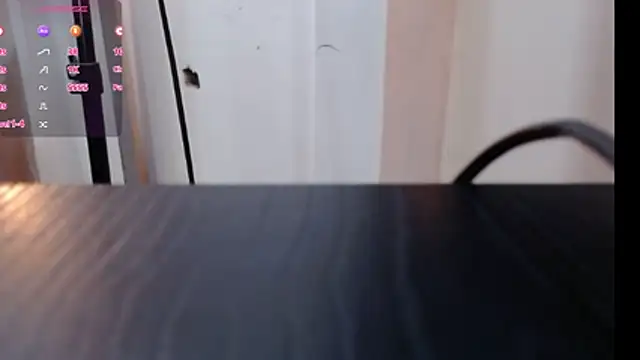 Snapshot of victoria_adams07 chatting on 04/14/26, 01:39 victoria adams07 online show from 04/14/26, 01:39