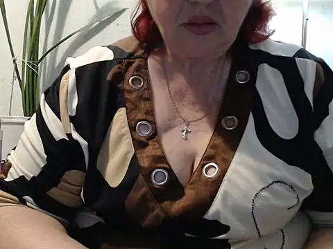 Snapshot of DeniseeRosea chatting on 06/02/26, 11:18 DeniseeRosea online show from 06/02/26, 11:18