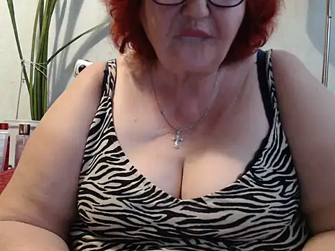 Snapshot of DeniseeRosea chatting on 06/11/26, 04:49 DeniseeRosea online show from 06/11/26, 04:49