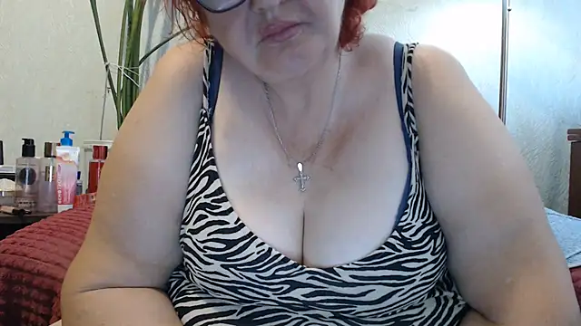 Snapshot of DeniseeRosea chatting on 06/30/26, 04:30 DeniseeRosea online show from 06/30/26, 04:30