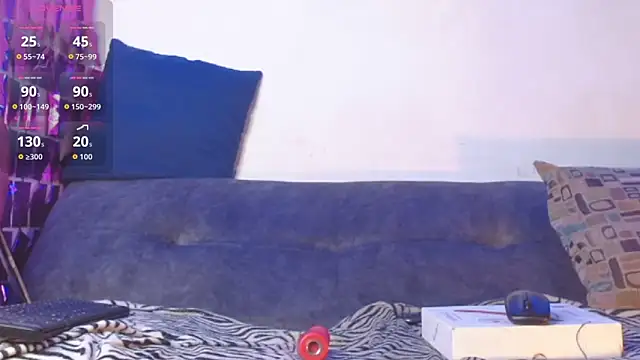 izan 20 online show from 09/26/25, 10:08