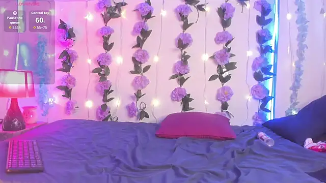 izan 20 online show from 03/26/26, 08:14