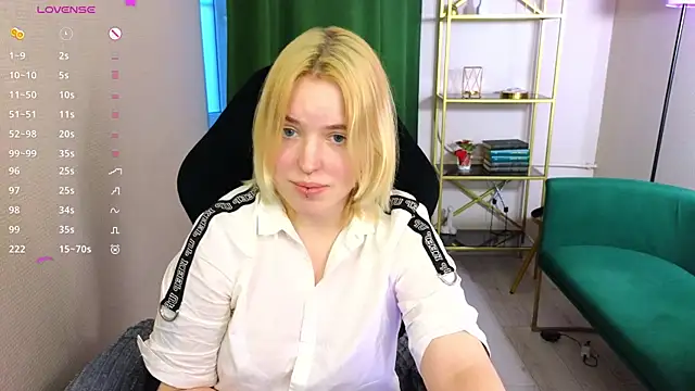 Manic pixie  online show from 03/19/25, 03:40