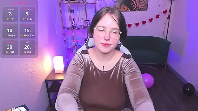 Manic pixie  online show from 02/25/26, 03:43