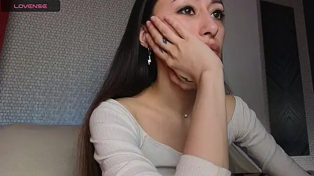 Isabela Run online show from 02/22/25, 04:40