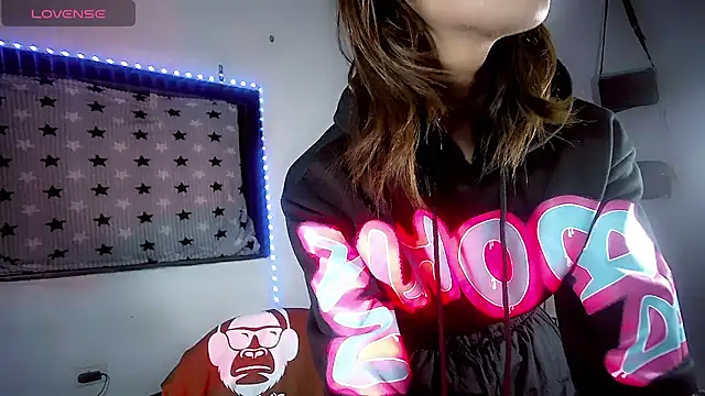 Snapshot of lucyangel_11 chatting on 11/16/25, 07:14 lucyangel 11 online show from 11/16/25, 07:14