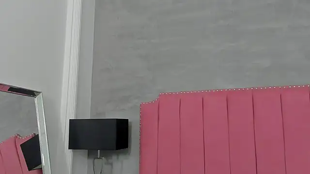 Alaia Colins online show from 12/03/25, 06:54