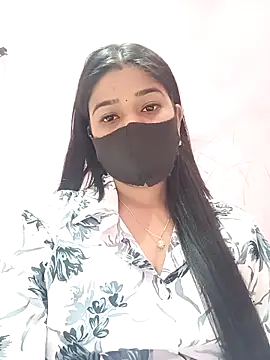 Snapshot of Simran-001 chatting on 04/12/26, 05:07 Simran-001 online show from 04/12/26, 05:07