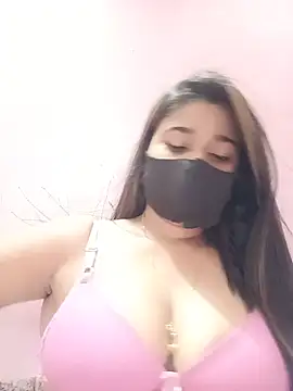 Snapshot of Simran-001 chatting on 06/05/26, 12:44 Simran-001 online show from 06/05/26, 12:44
