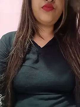 Snapshot of Simran-001 chatting on 07/05/26, 12:23 Simran-001 online show from 07/05/26, 12:23