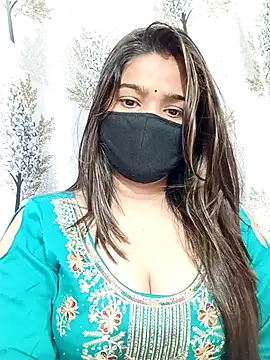Snapshot of Simran-001 chatting on 07/08/26, 12:42 Simran-001 online show from 07/08/26, 12:42