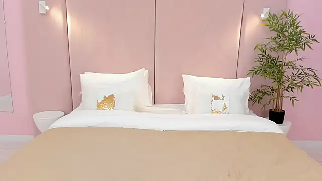 SandraTucker online show from 01/22/25, 05:05