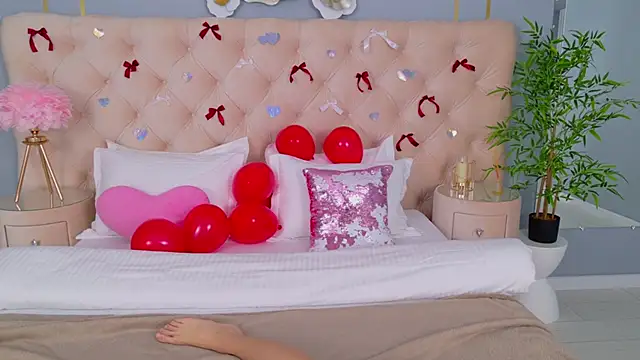 SandraTucker online show from 02/08/26, 02:59