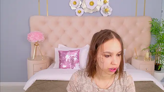 SandraTucker online show from 03/21/26, 02:49