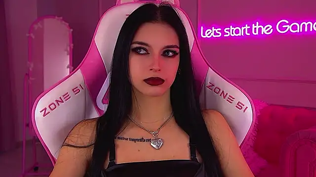 Snapshot of BeverlyMost chatting on 02/01/26, 06:45 BeverlyMost online show from 02/01/26, 06:45