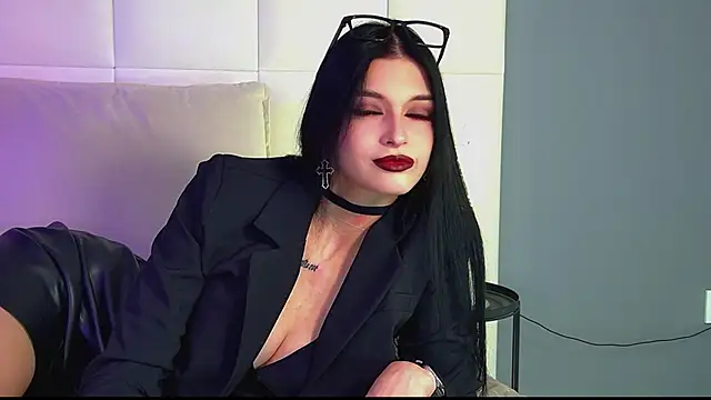 Snapshot of BeverlyMost chatting on 02/17/26, 07:09 BeverlyMost online show from 02/17/26, 07:09