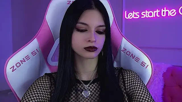 Snapshot of BeverlyMost chatting on 02/20/26, 07:43 BeverlyMost online show from 02/20/26, 07:43