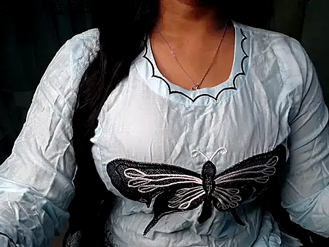 Snapshot of Saanviraa chatting on 10/07/25, 02:31 Saanviraa online show from 10/07/25, 02:31
