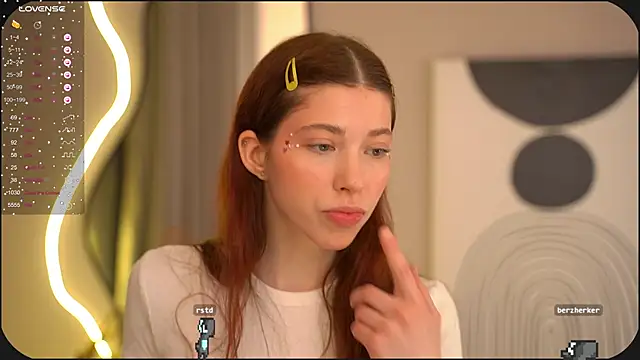 Snapshot of HappyVivy chatting on 03/06/25, 10:41 HappyVivy online show from 03/06/25, 10:41