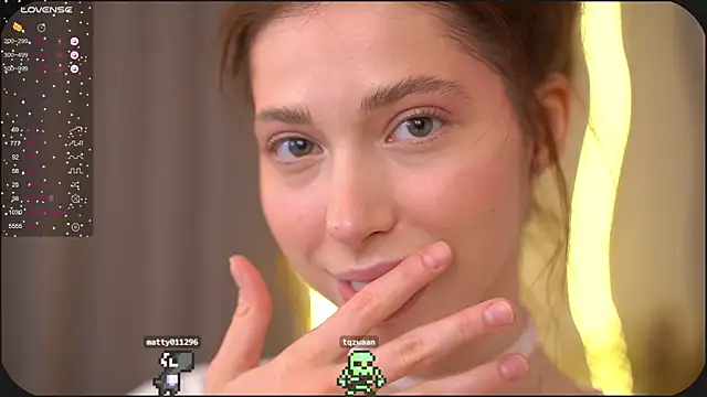 Snapshot of HappyVivy chatting on 03/10/25, 11:21 HappyVivy online show from 03/10/25, 11:21