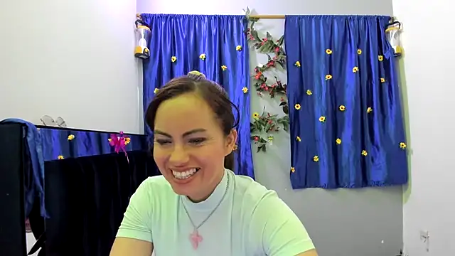 ShairaMarss online show from 11/06/25, 02:40