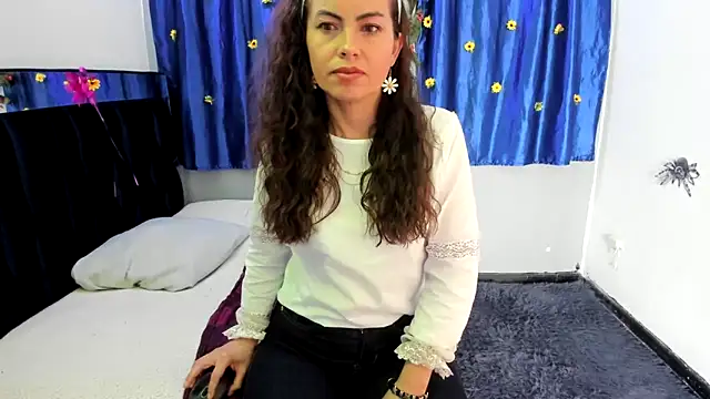 ShairaMarss online show from 11/12/25, 02:06