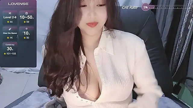 Snapshot of tunestar chatting on 02/17/25, 10:07 tunestar online show from 02/17/25, 10:07