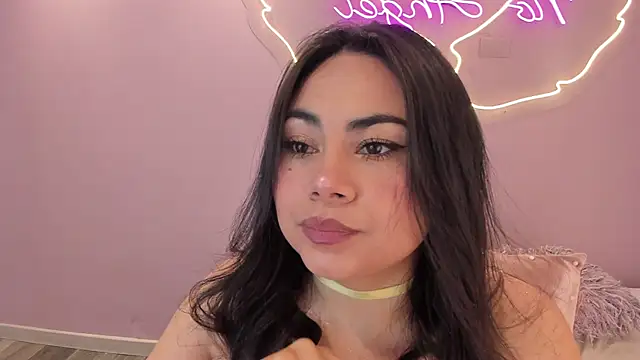 Snapshot of Naomymonroe_ chatting on 04/19/26, 11:42 Naomymonroe online show from 04/19/26, 11:42