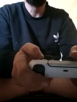 Snapshot of wapo100x100 chatting on 03/21/25, 12:06 wapo100x100 online show from 03/21/25, 12:06