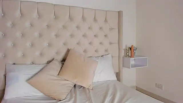 bella bloomg online show from 02/14/25, 11:20