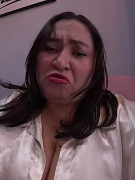 KarlaWild online show from 11/19/25, 06:52