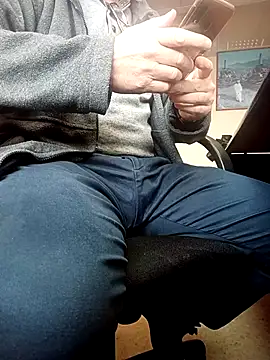 Snapshot of garibaldi1974 chatting on 11/11/25, 10:59 garibaldi1974 online show from 11/11/25, 10:59