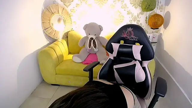 natyk m online show from 03/20/25, 01:37