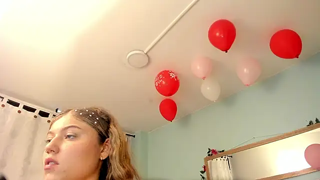 alaia greyy online show from 02/15/25, 06:01