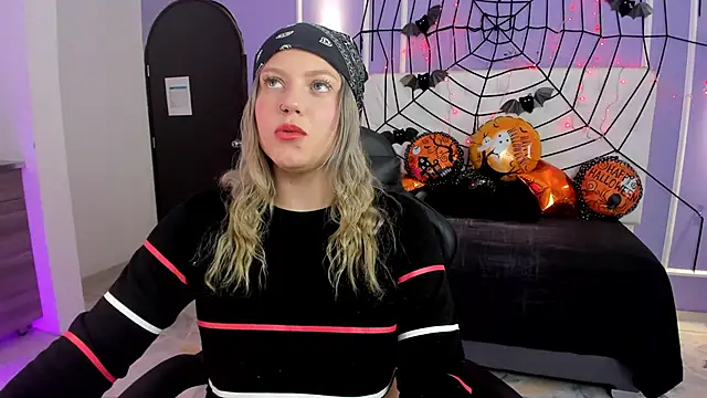 alaia greyy online show from 10/15/25, 01:22