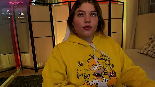 Snapshot of alaia_greyy chatting on 02/18/26, 01:18 alaia greyy online show from 02/18/26, 01:18