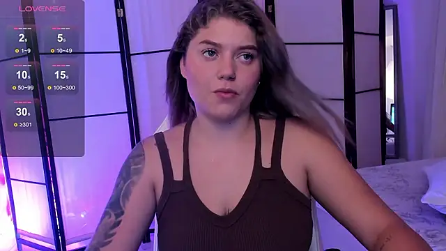 Snapshot of alaia_greyy chatting on 03/06/26, 09:33 alaia greyy online show from 03/06/26, 09:33