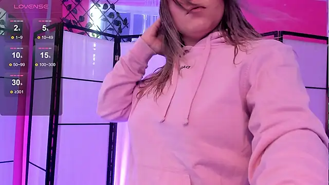 Snapshot of alaia_greyy chatting on 03/16/26, 12:42 alaia greyy online show from 03/16/26, 12:42