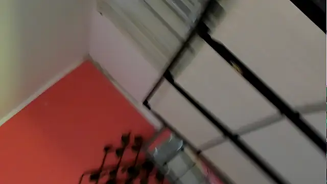 Snapshot of alaia_greyy chatting on 04/14/26, 01:28 alaia greyy online show from 04/14/26, 01:28