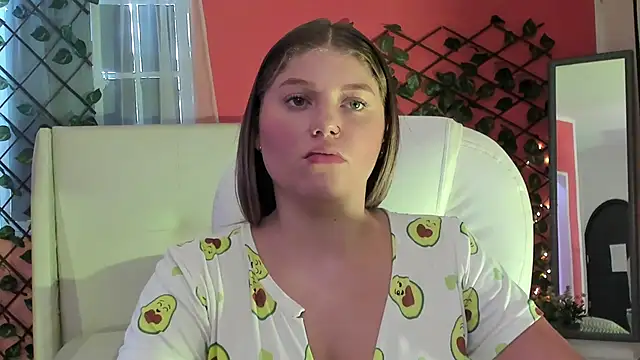 Snapshot of alaia_greyy chatting on 05/19/26, 12:55 alaia greyy online show from 05/19/26, 12:55