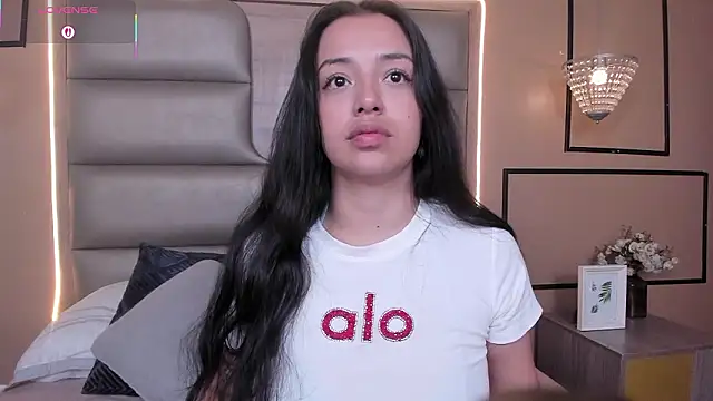 Snapshot of CAYLINCOLLINS chatting on 02/03/26, 04:10 CAYLINCOLLINS online show from 02/03/26, 04:10