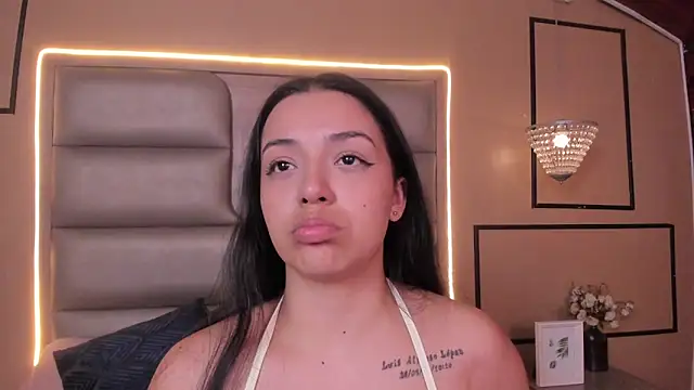 Snapshot of CAYLINCOLLINS chatting on 02/26/26, 03:16 CAYLINCOLLINS online show from 02/26/26, 03:16