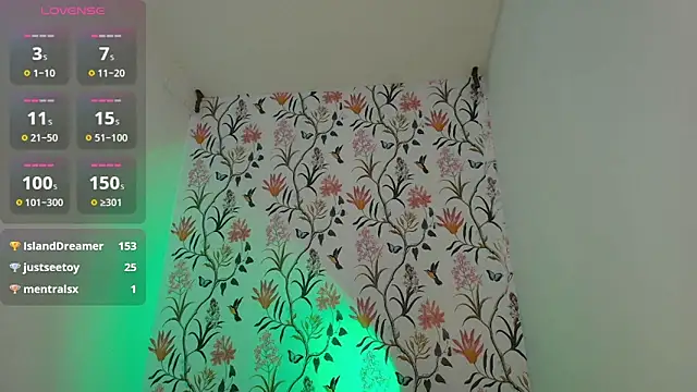 Snapshot of sophi_lii chatting on 01/24/25, 08:32 sophi lii online show from 01/24/25, 08:32