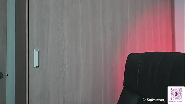 Snapshot of sophi_lii chatting on 09/25/25, 04:54 sophi lii online show from 09/25/25, 04:54