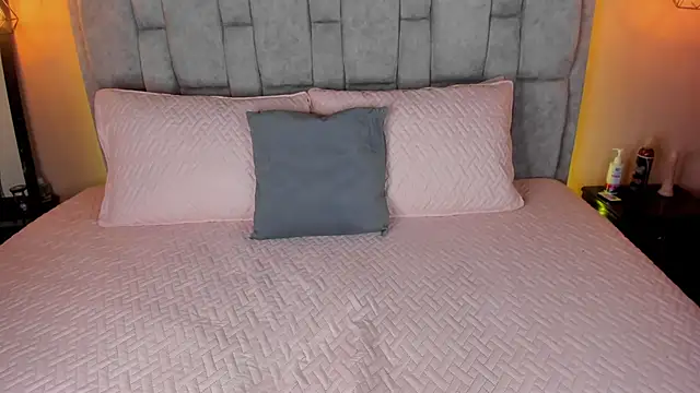 Melody thonson online show from 02/21/25, 07:01