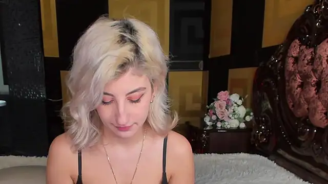 Snapshot of wawmom chatting on 03/08/26, 08:34 wawmom online show from 03/08/26, 08:34