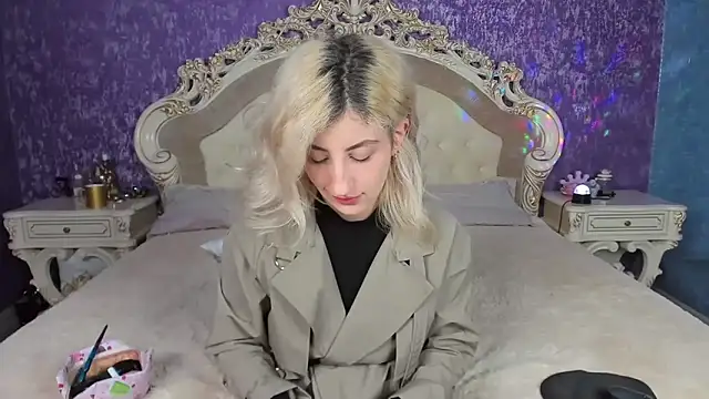 Snapshot of wawmom chatting on 03/17/26, 08:12 wawmom online show from 03/17/26, 08:12